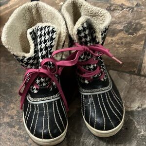 Sorel Cream Knit Lined Boots, waterproof bottom